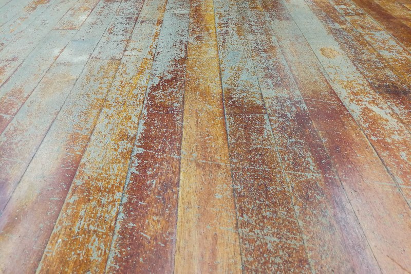 damaged wooden floor varnish