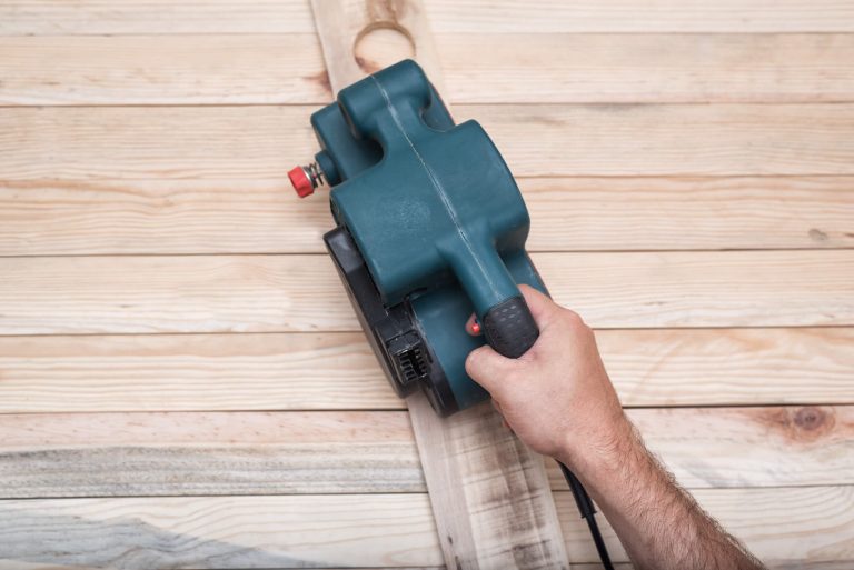 Reasons Why your Sanding Belt Keeps Breaking